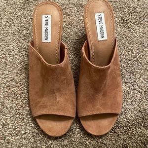 Like new barely worn brown suede shoes